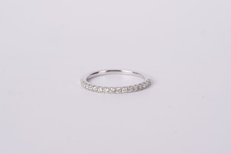NNT- 14KW 1.4g .25ctw Diamond U Prong Stackable Band (size 6.5)