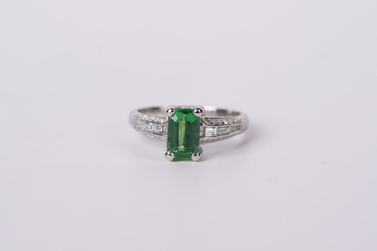 VVTT- Platinum 5.84g 2.46ctw (2.16ct) Tsavorite Garnet &amp; Diamond Ring (size 7.75)