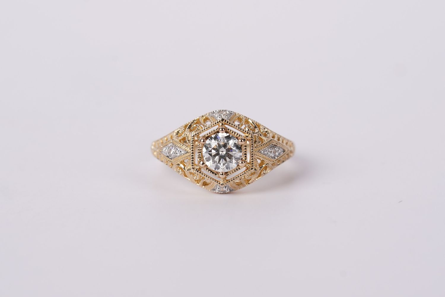 LETX- 14KY 4.28g .71ctw (.66ctr) H/SI2 Diamond Vintage Inspired Ring (size 7)