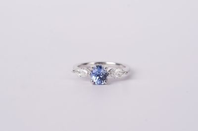 VEET- 14KW 3.2g 1.98ctw (1.34ctr) Oval Blue Thai Sapphire &amp; Diamond Fashion Ring (size 6)