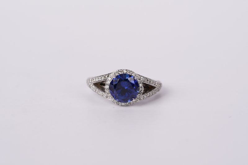 VRET- 14KW 5.19g 2.85ctw (2.05ctr) Sapphire &amp; Diamond Halo Fashion Ring (size 6)