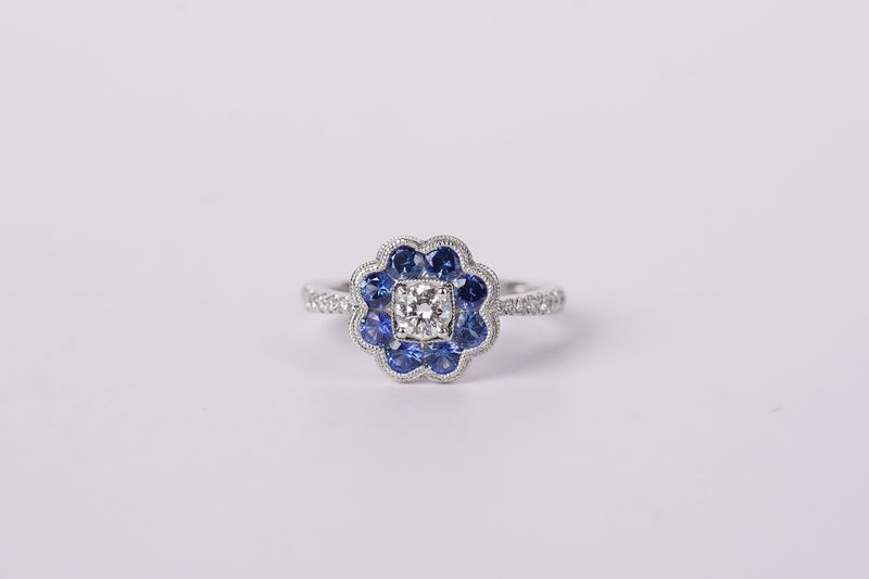 VBTT- 18KW 4.11g .43ctw Diamond .88ctw Blue Sapphire Fashion Ring (size 6.5)