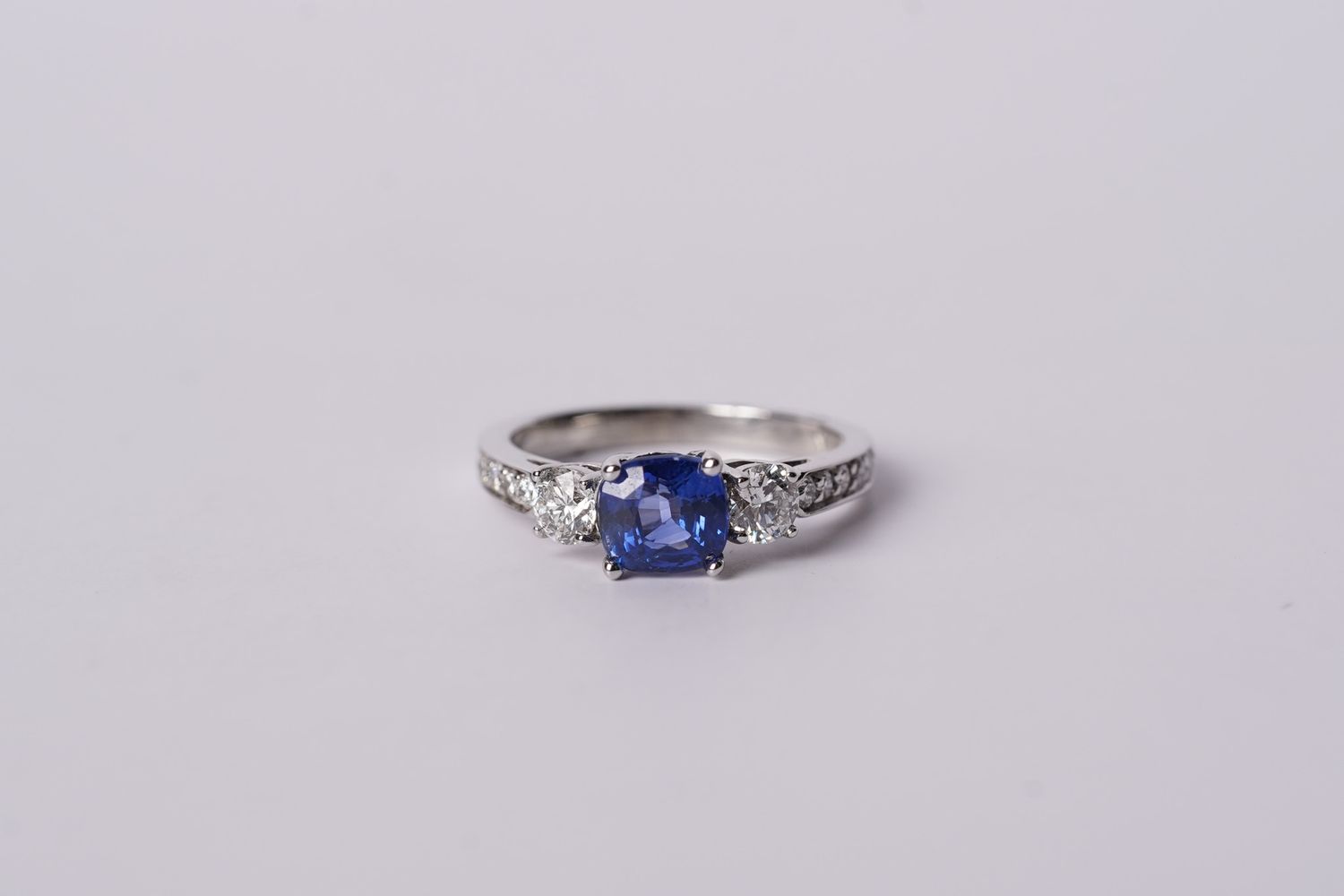 VVTT- 14KW 3.45g 2.40ctw (1.65ctr) Sapphire &amp; Diamond Fashion Ring (size 6.5)