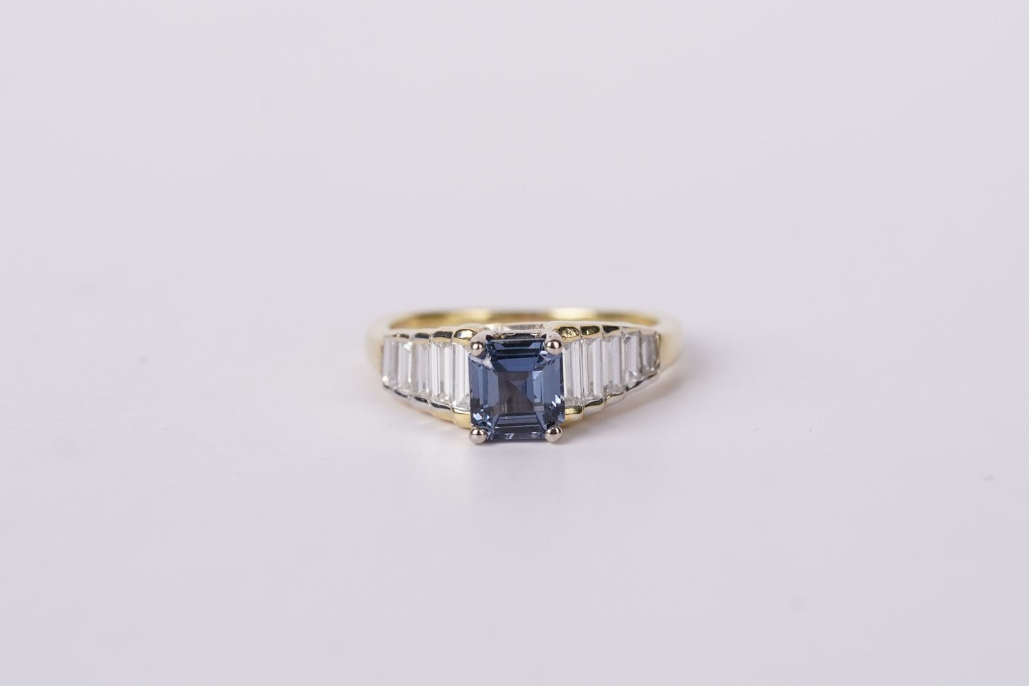 LETX- 18KWY 4.25g 2.05ctw (1.17ctr) Sapphire &amp; Diamond Fashion Ring (size 6.5)