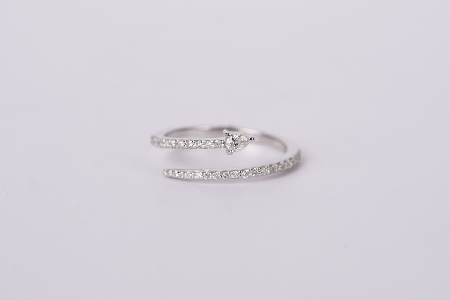 NDIX- 14KW 1.85g .25ctw Diamond Crossover Fashion Ring (size 6.5)