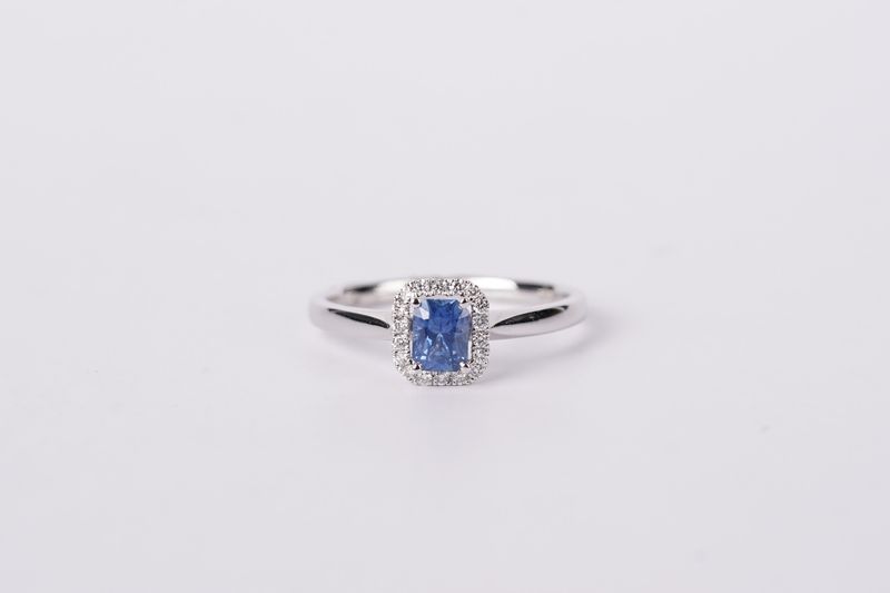 EBIX- 18KW 2.53g .59ctw (.49ctr) Sapphire &amp; Diamond Fashion Ring (size 6.5)