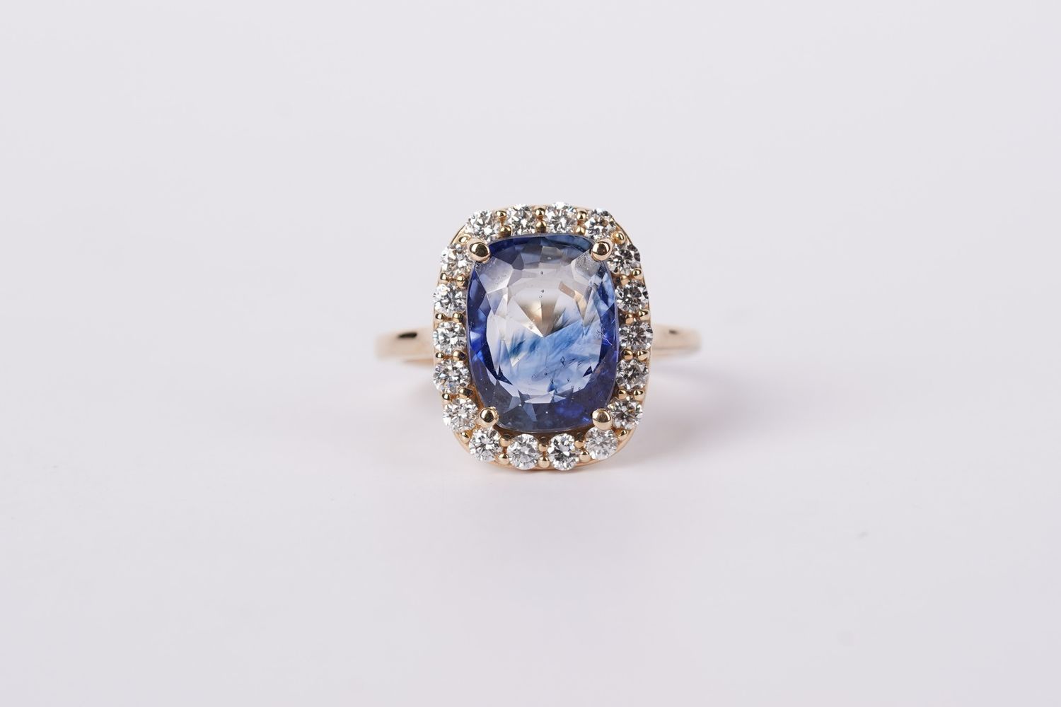 ALTT- 14KY 5.86g 6.43ctw (5.85ctr) Cushion Sapphire Halo Fashion Ring (size 6)
