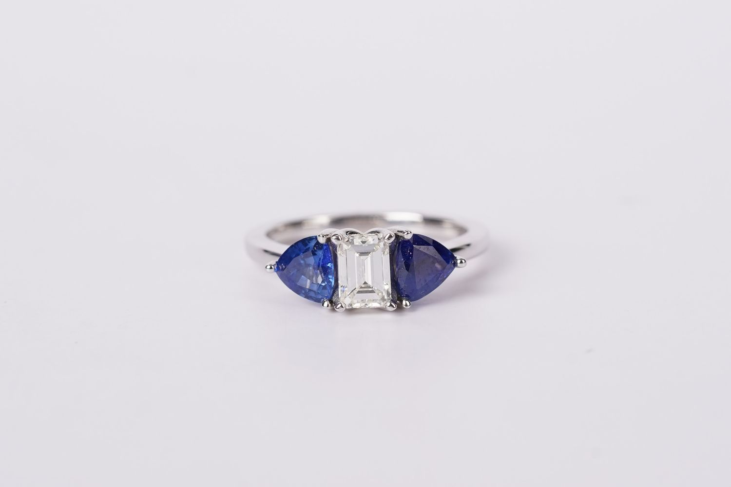 VEET- 14KW 2.42g 2.08ctw (.60ctr) J/VS2 Emerald Cut Diamond &amp; Sapphire Fashion Ring (size 5.75)