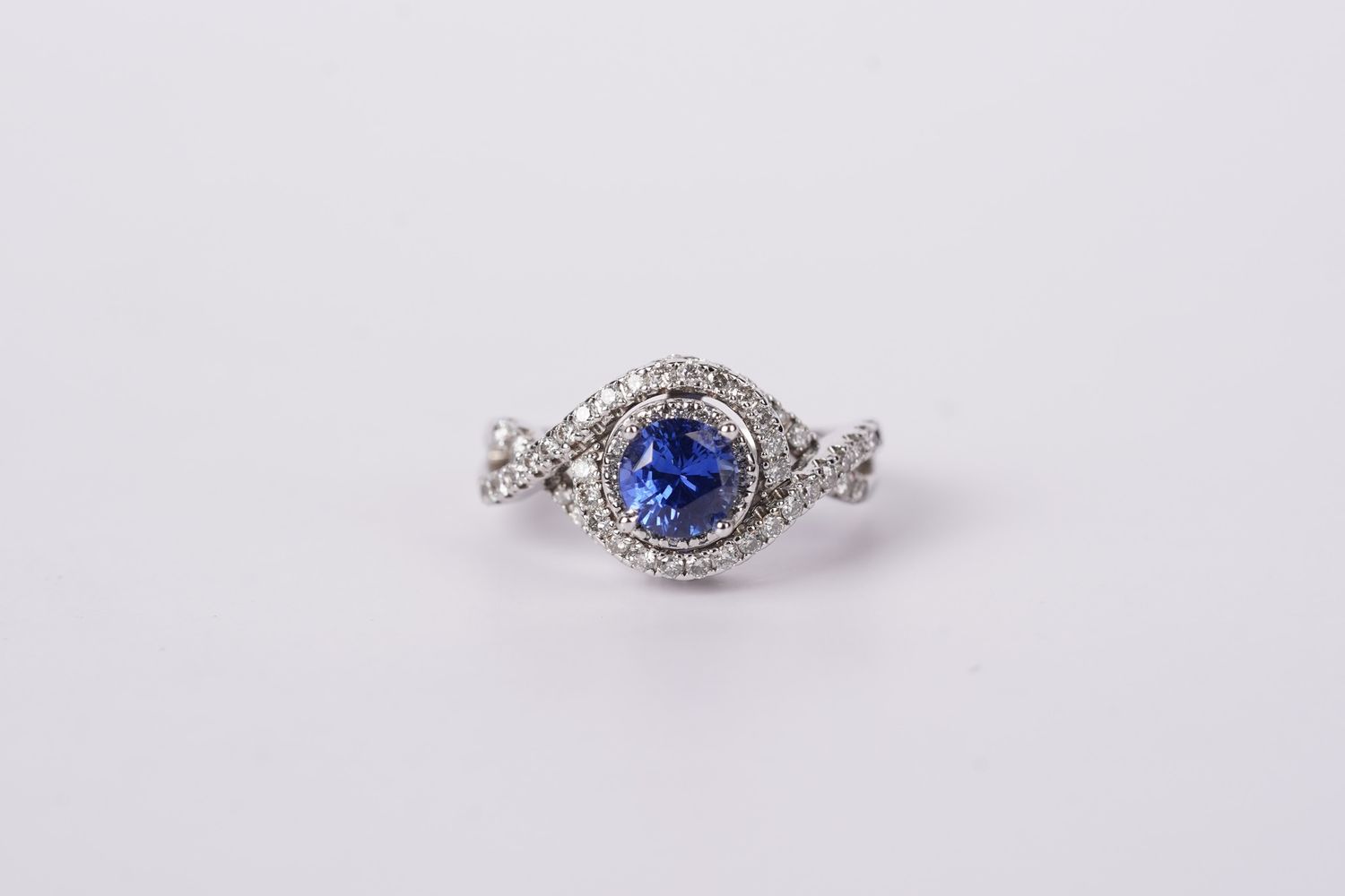 VVTT- 14KW 5.58g 1.86ctw (1.26ctr) Sapphire &amp; Diamond Halo Fashion Ring (size 6)