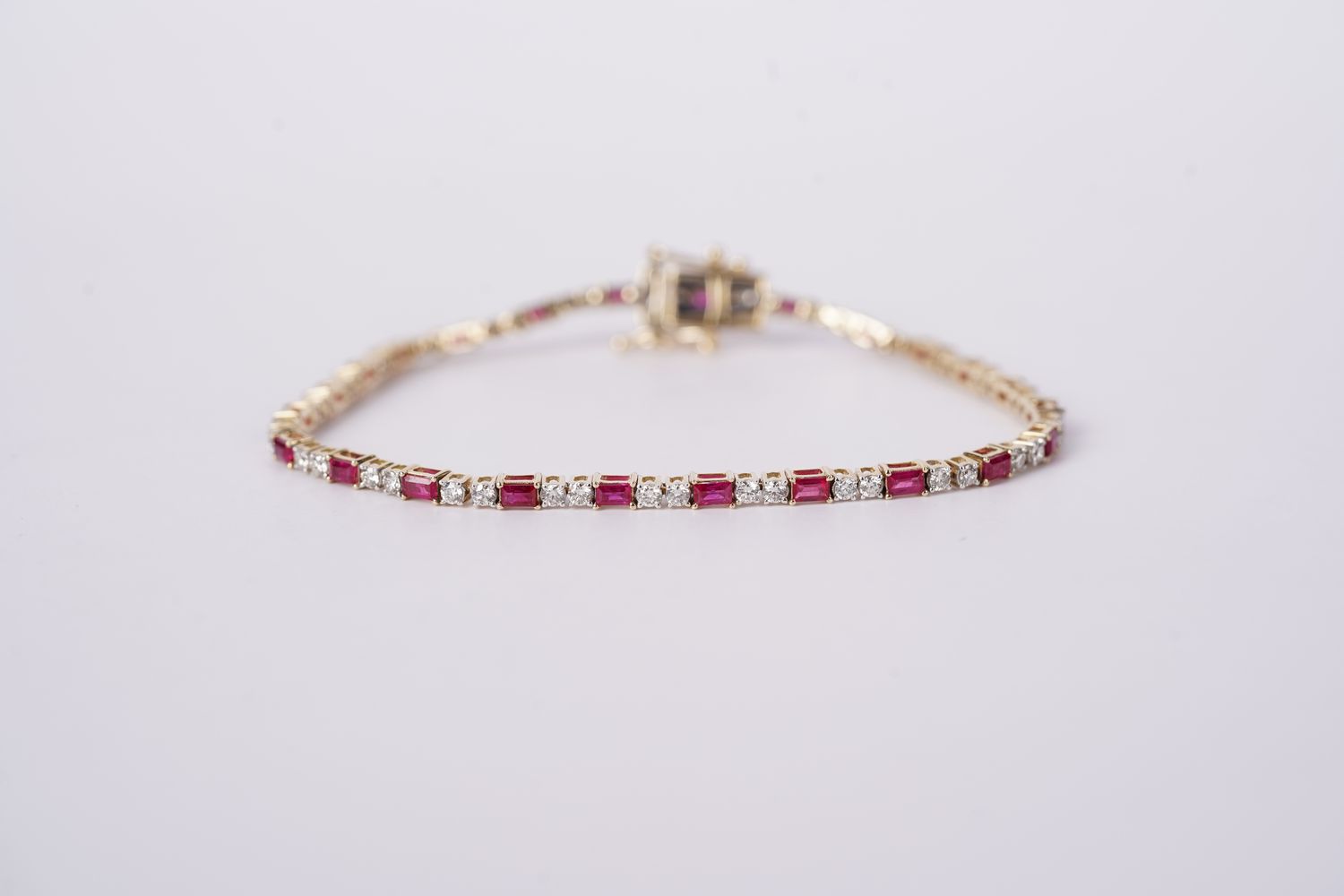 VNTT- 14KY 7.92g 4.14ctw Ruby &amp; Diamond Tennis Bracelet 7.75&quot;