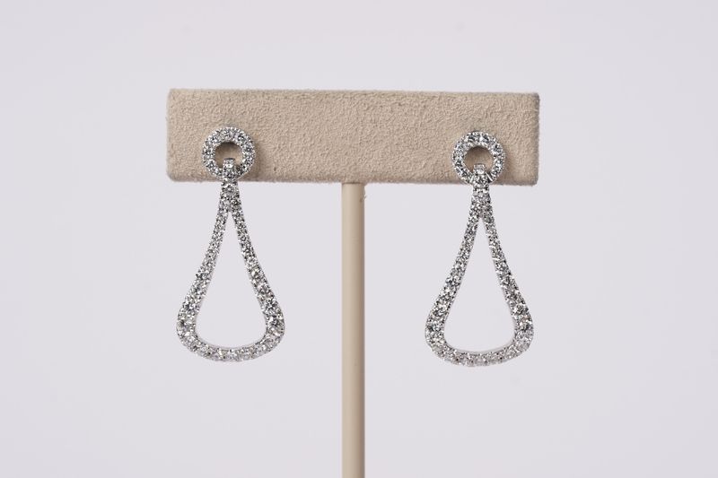 VATT- Platinum 6.78g 1.60ctw Diamond Dangle Earrings