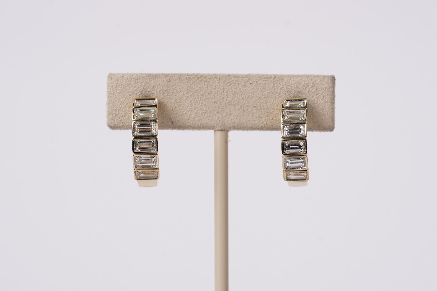 VBTT- 14KY 6.12g 1.80ctw Baguette Bezel Hoop Earrings