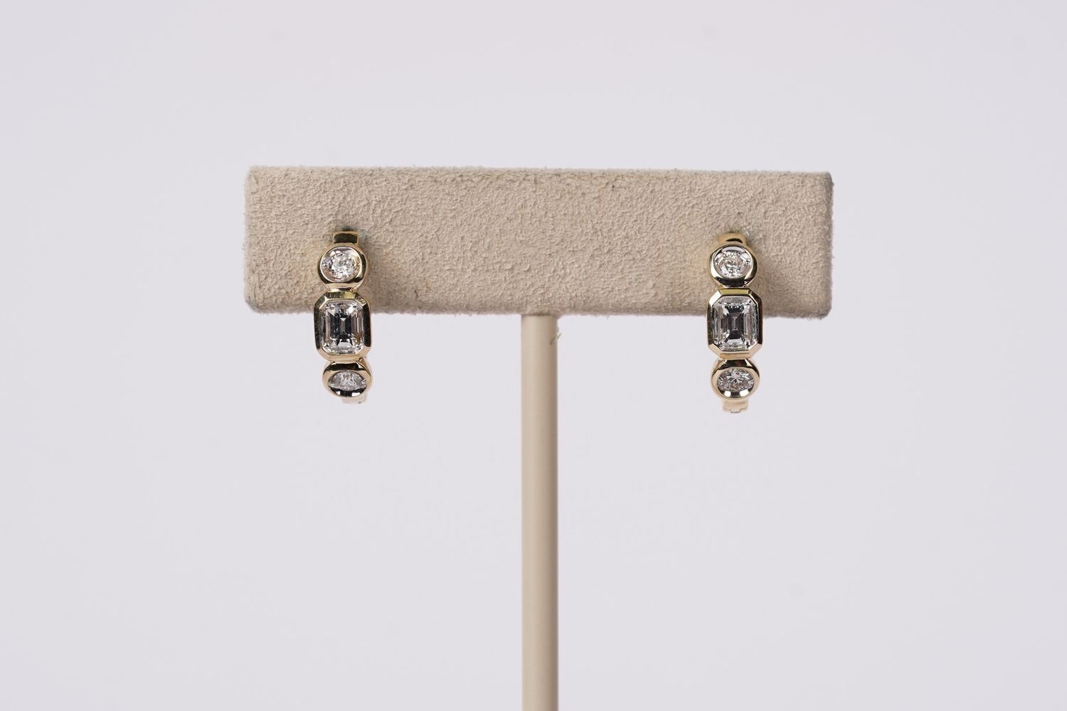 ETTX- 14KY 2.57g .51ctw Diamond Bezel Hoop Earrings