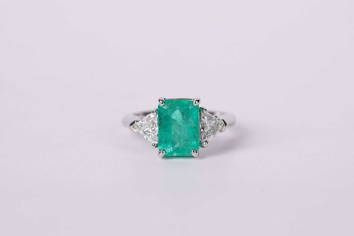 RTTX- Platinum 7.21g 3.18ctw (2.38ctr) Emerald &amp; Diamond Fashion Ring (size 5.5)