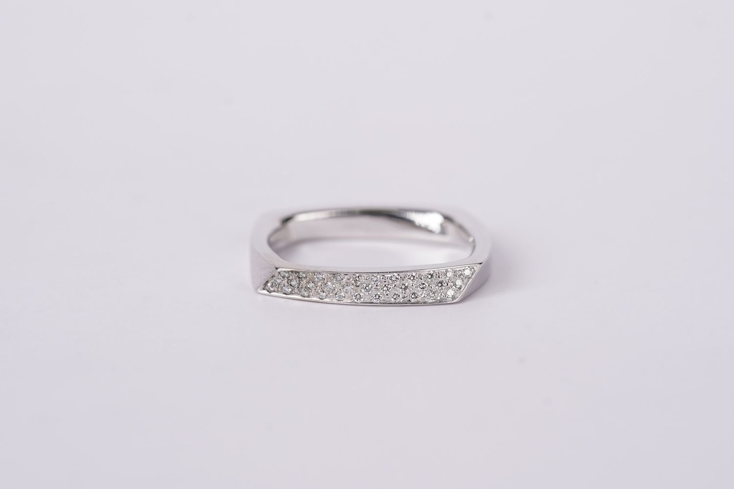 NETX- 18KW 6.38g .10ctw Diamond T&amp;CO Fashion Ring (size 9)