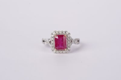 ILL- 14KWY 4.32g 2.64ctw (2.22ctr) Ruby Halo Fashion Ring (size 7.25)