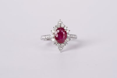 VAET- 18KW 2.95g 2.01ctw (1.41ctr) Oval Ruby &amp; Diamond Halo Fashion Ring (size 4.5)