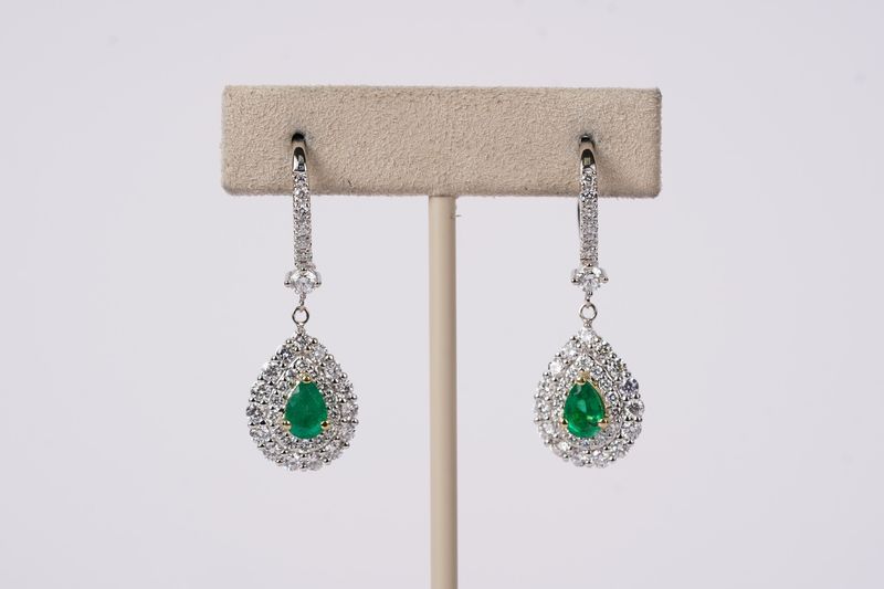 VEBT- 18KW 8.22g 3.25ctw Emerald &amp; Diamond Dangle Earrings