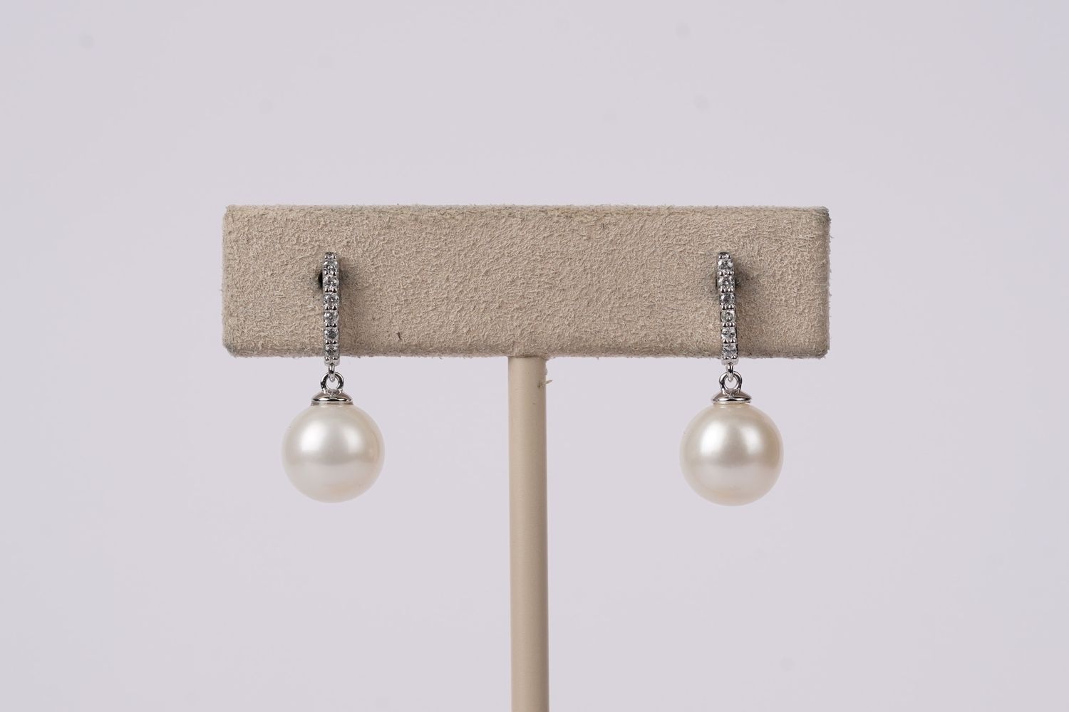 VEE- 14KW 2.50g .10ctw Diamond 8mm Pearl Dangle Earrings