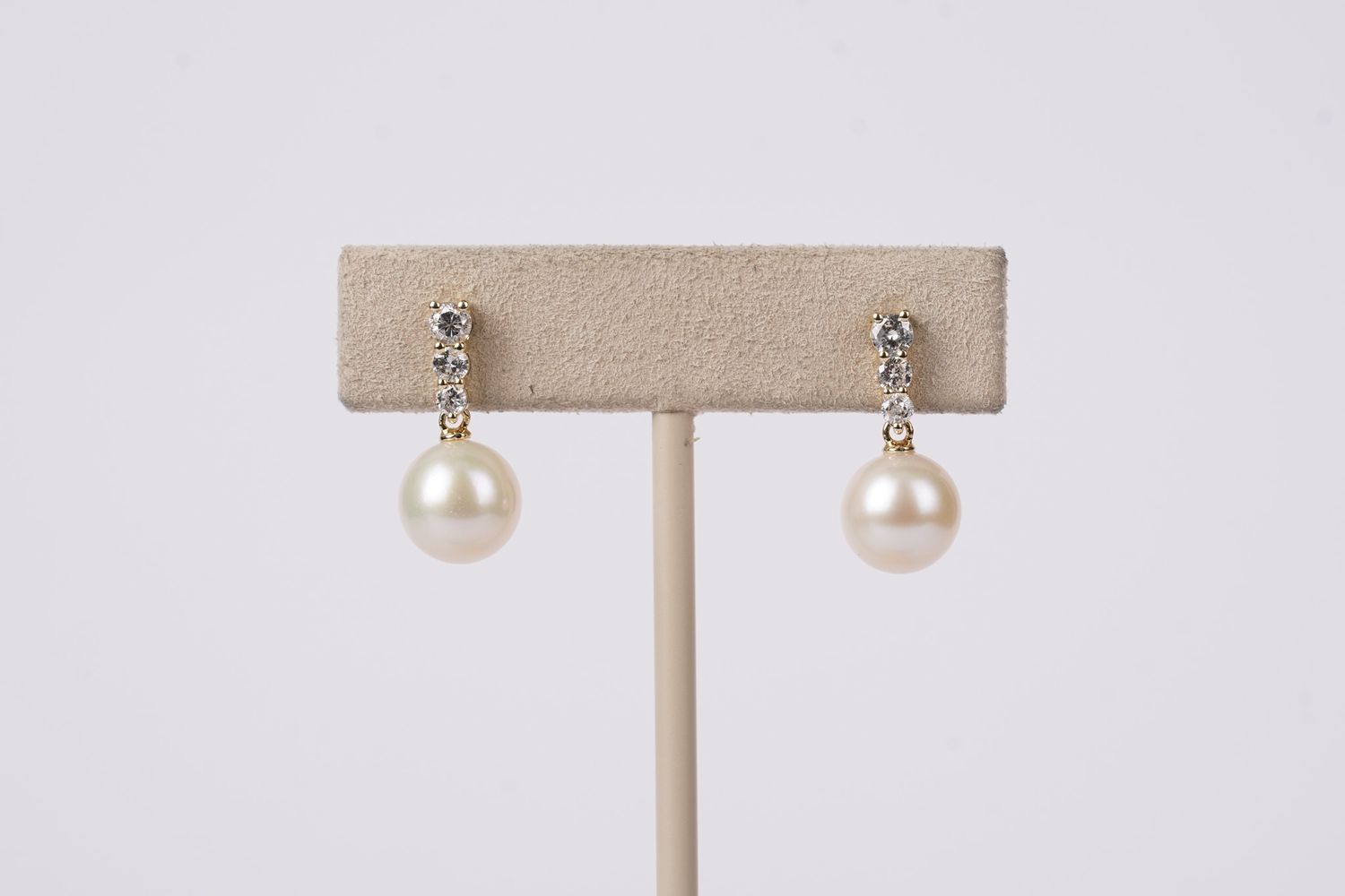 DNNX- 14KY 3.40g .52ctw Diamond &amp; 9mm Pearl Dangle Earrings
