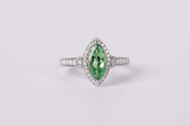 LALX-14KW 2.68g 1.71ctw (1.37ctr) Tsavorite Garnet &amp; Diamond Fashion Ring (size 7)
