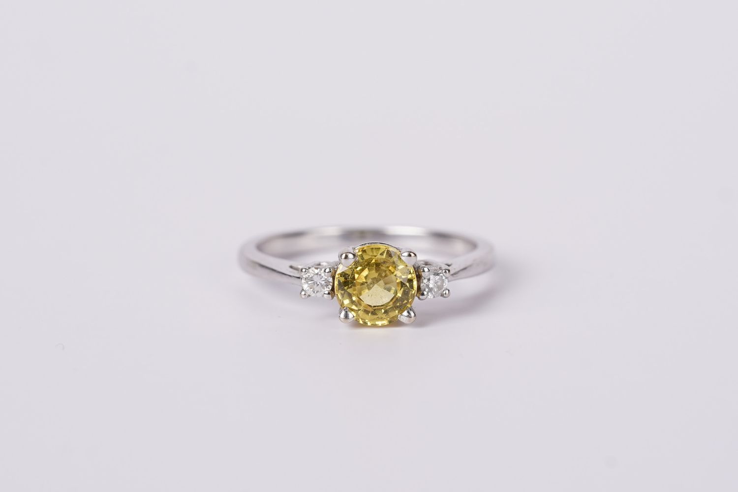 DETX- 14KW 2.52g 1.10ctw (1.00ctr) Yellow Sapphire &amp; Diamond Three Stone Ring (size 7)