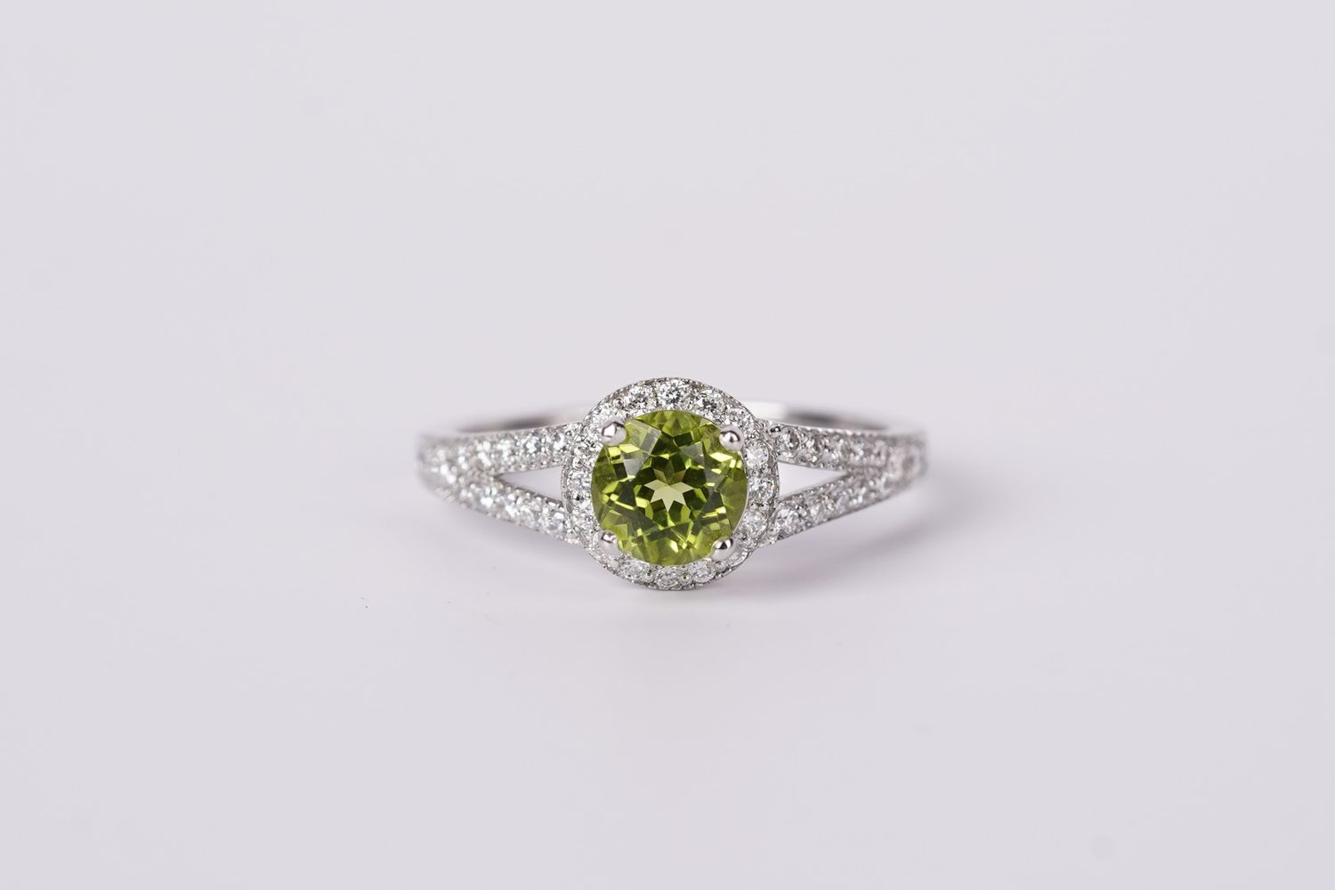 DETX- 14KW 2.97g 1.38ctw (1.00ctr) Burmese Peridot &amp; Diamond Halo Fashion Ring (size 6.25)