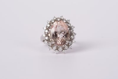 DLT- 14KW 6.00g 6.75ctw (6.00ctr) Oval Morganite &amp; Diamond Halo Fashion Ring (size 7)