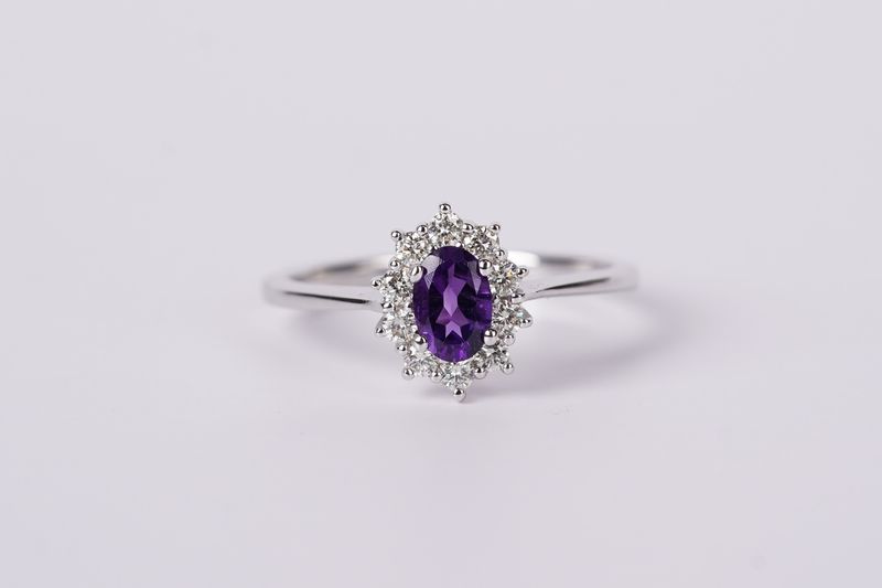ALIX- 14KW 2.50g .70ctw (.40ctr) Amethyst &amp; Diamond Fashion Ring (size 7)