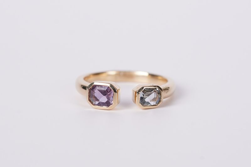 RETX- 14KY 3.78g .93ctw Sapphire Two-Stone Fashion Ring (size 7)