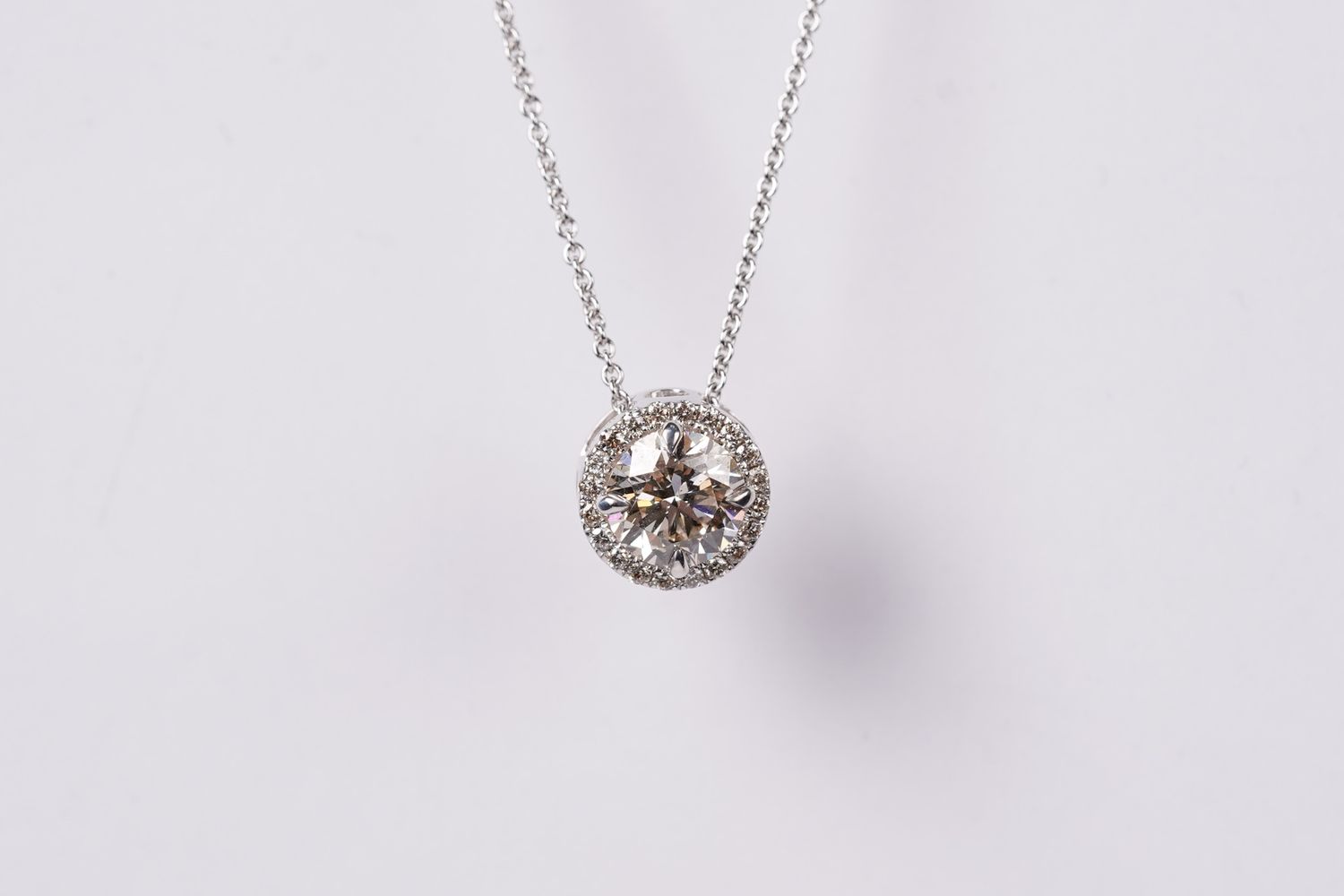 VLTT- 14KW 3.44g 1.40ctw (1.27ctr) J-K/SI2 Round Brilliant Diamond Halo Pendant 18&quot;