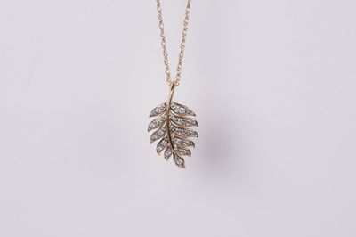 ART- 14KY 1.79g .07ctw Diamond Leaf Pendant 18&quot;