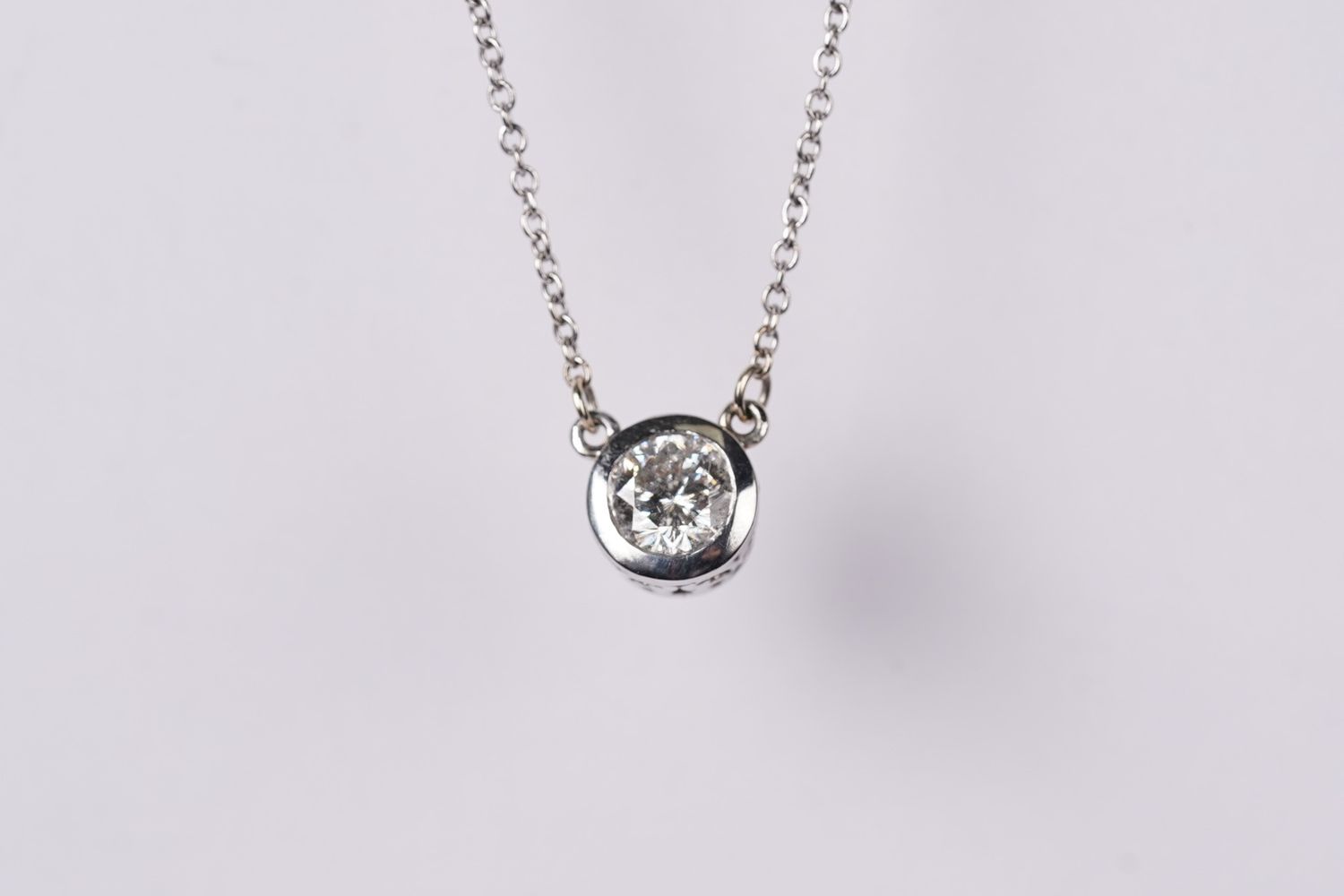 ITT-16&quot; 14KW 1.82g .62ct H/SI2 Round Diamond Bezel Solitaire Necklace