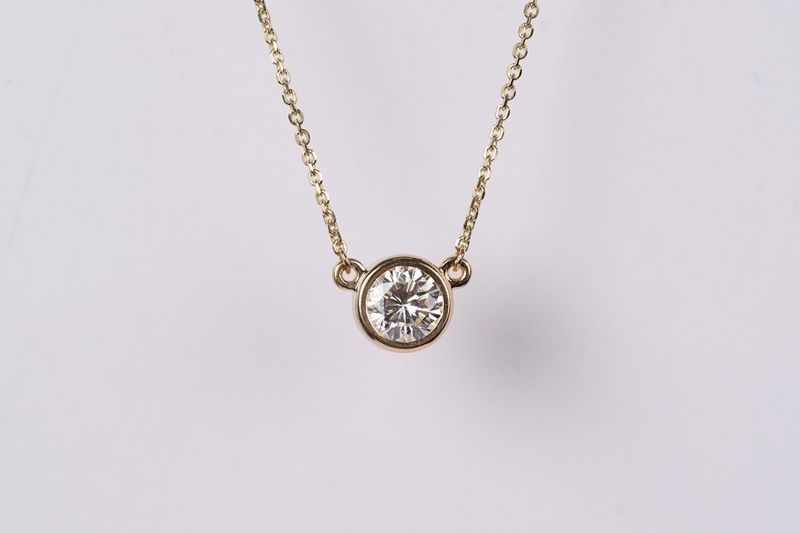 VVDE- 14KY 3.05g .76ct K/VS1 Round Diamond Bezel Solitiare Pendant 16-18&quot;