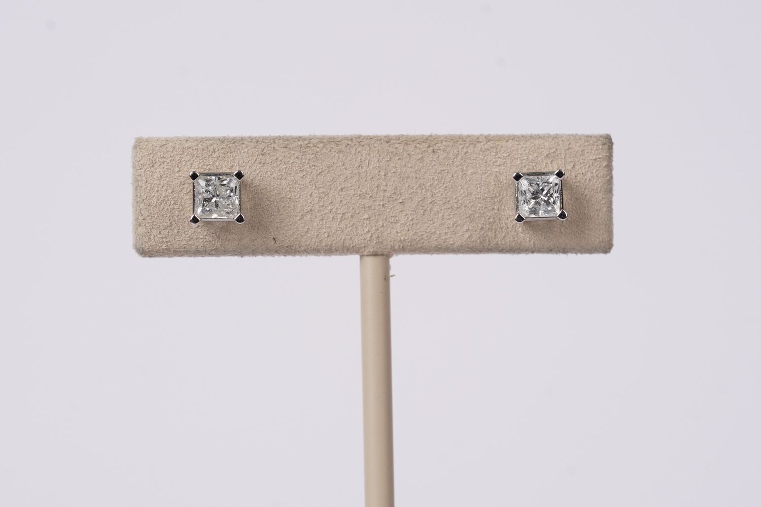VTBN- 14KW 1.00g 1.00ctw I-J/SI2-I1 Princess Cut Diamond Stud Earrings