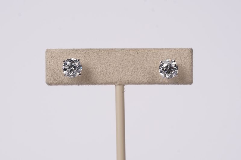 DVTT- 14KW1.49g 2.02ctw I/I1 Round Diamond Solitaire Earrings