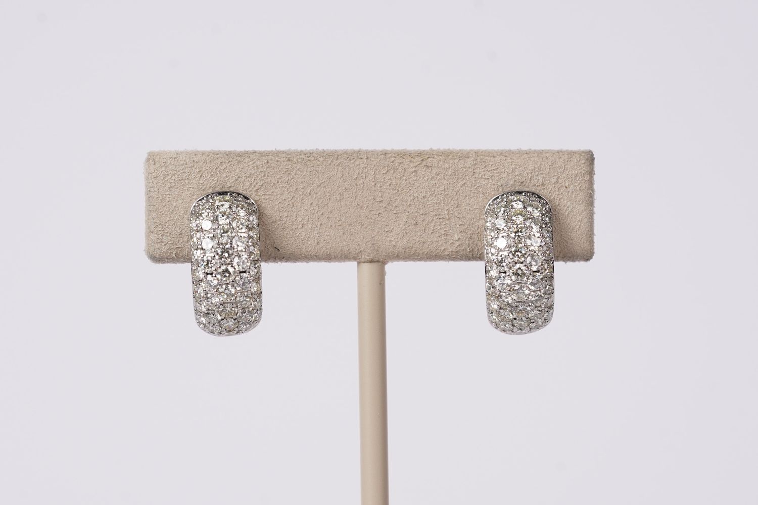 VNLL- 14KW 7.29g 2.01ctw Diamond Pave Hoop Earrings