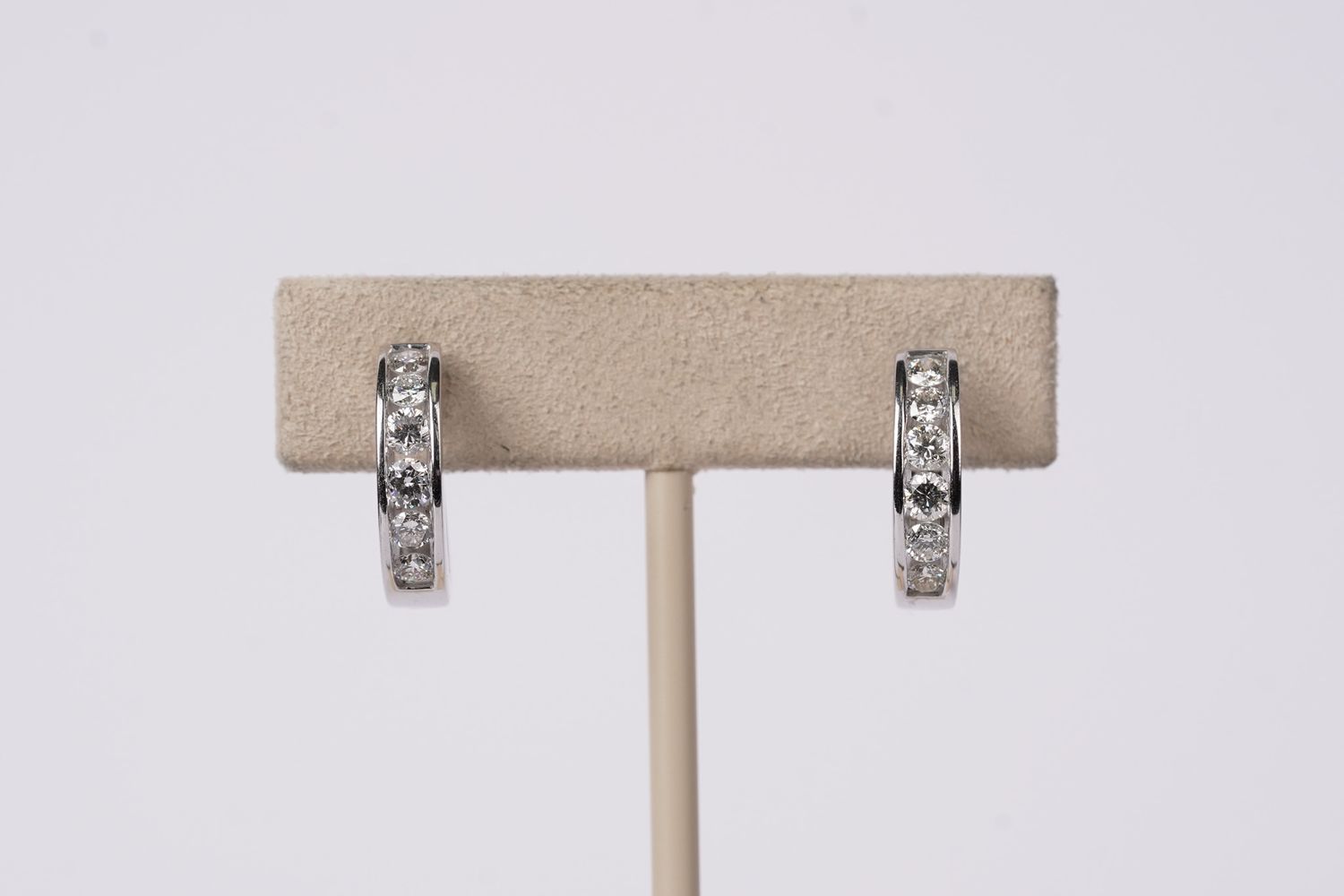 EDTX- 14KW 5.2g .90ctw Diamond Hoop Earrings