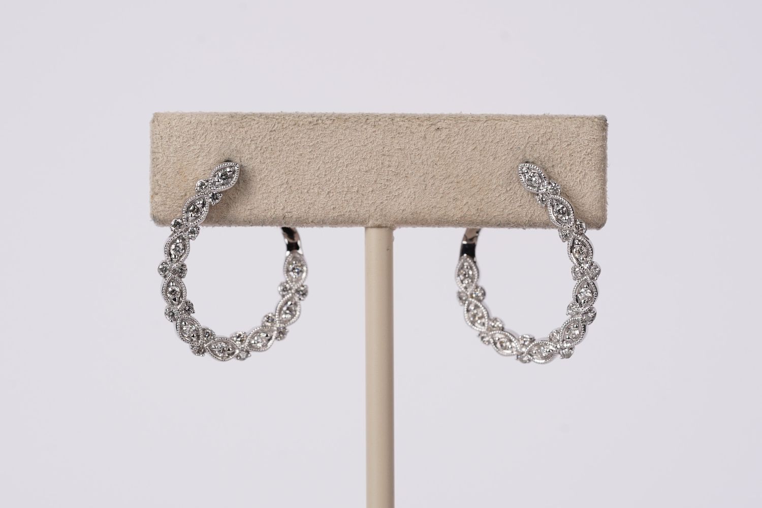 EVEX-14KW 4.0g .50ctw Diamond Hoop Earrings