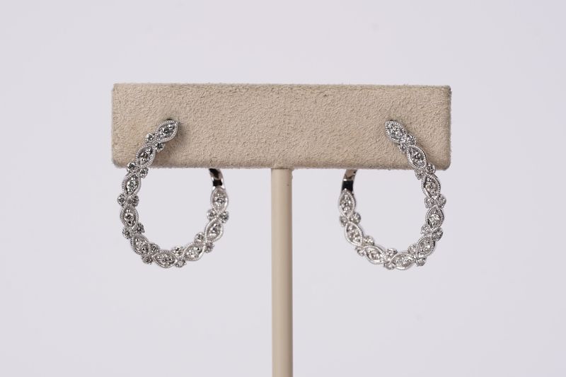 EVEX-14KW 4.0g .50ctw Diamond Hoop Earrings