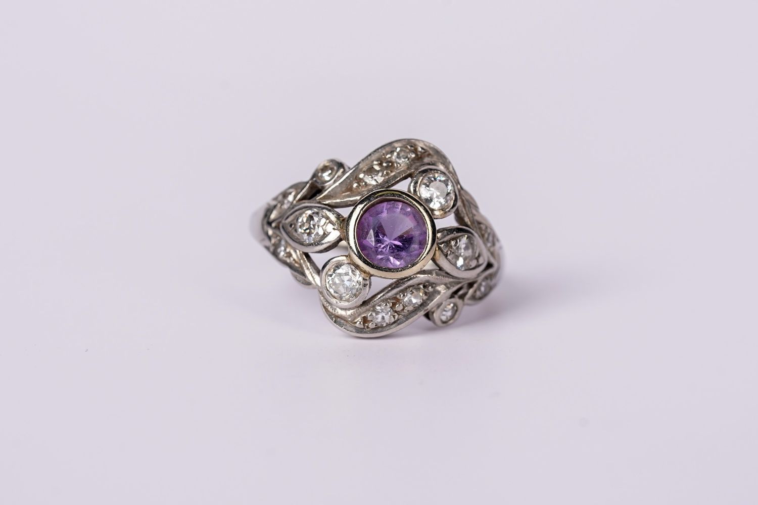 DTT- 14KW 4.07g 1.40ctw (.60ctr) Amethyst &amp; Diamond Antique Ring (size 7)