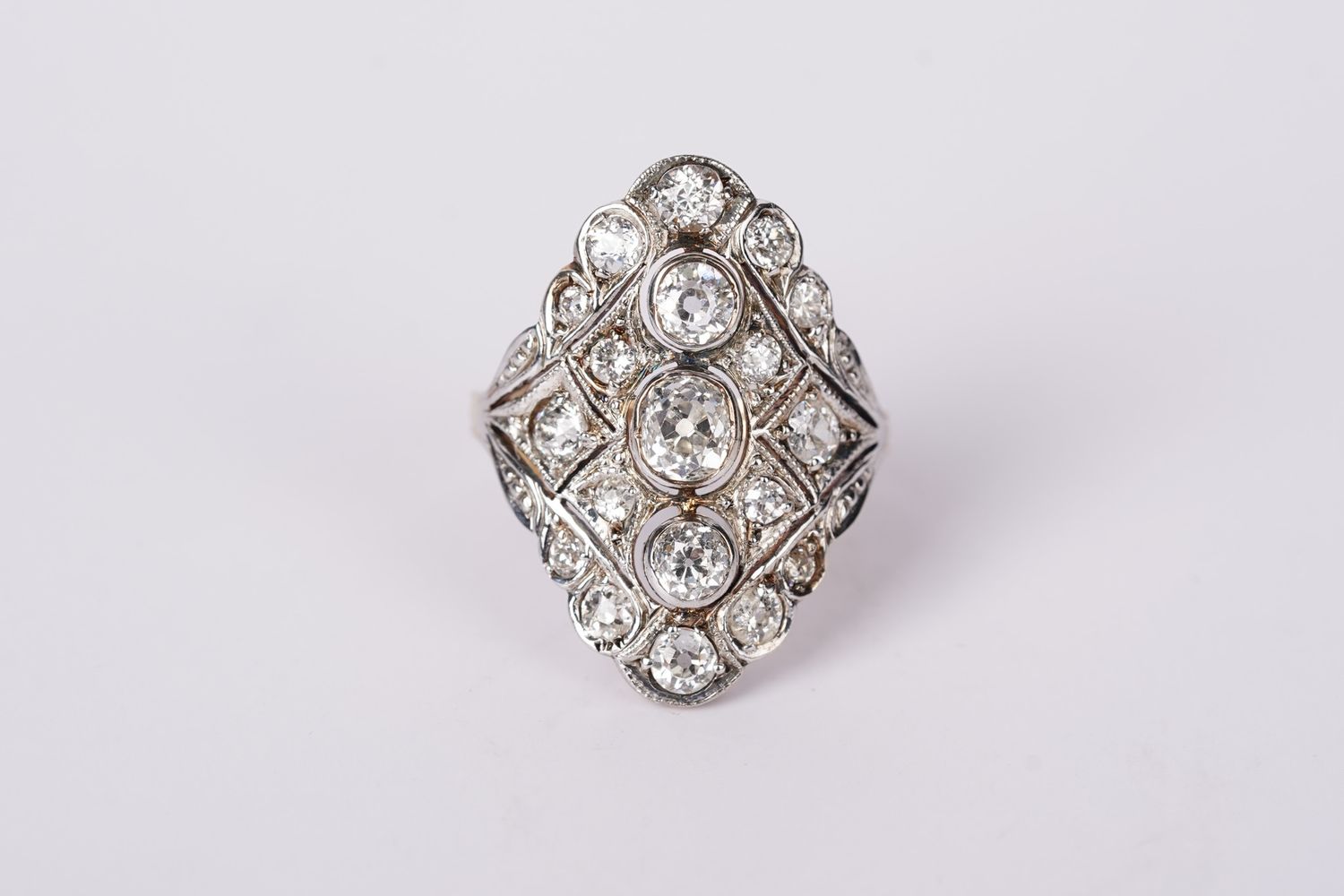 AETP-18KY/Platinum 5.8g 2.68ctw Diamond Edwardian Ring (size 9.5)