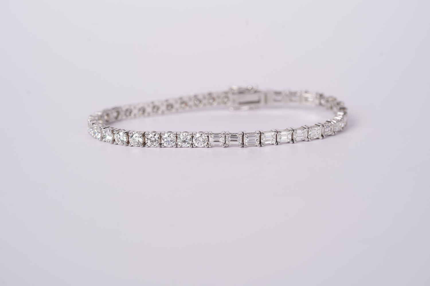 VDDDE-14KW 11.1g 9.51ctw G-I/VS1-VS2 Emerald/Round Diamond Tennis Bracelet 7&quot;