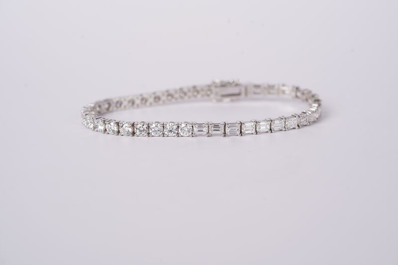 VDDDE-14KW 11.1g 9.51ctw G-I/VS1-VS2 Emerald/Round Diamond Tennis Bracelet 7&quot;