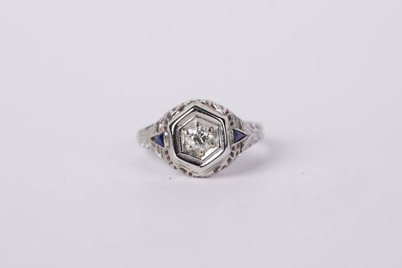 ADT- 18KW 3.13g .25ctw (.20ctr) G/I1 Old European Cut Diamond Vintage Ring (size 7)