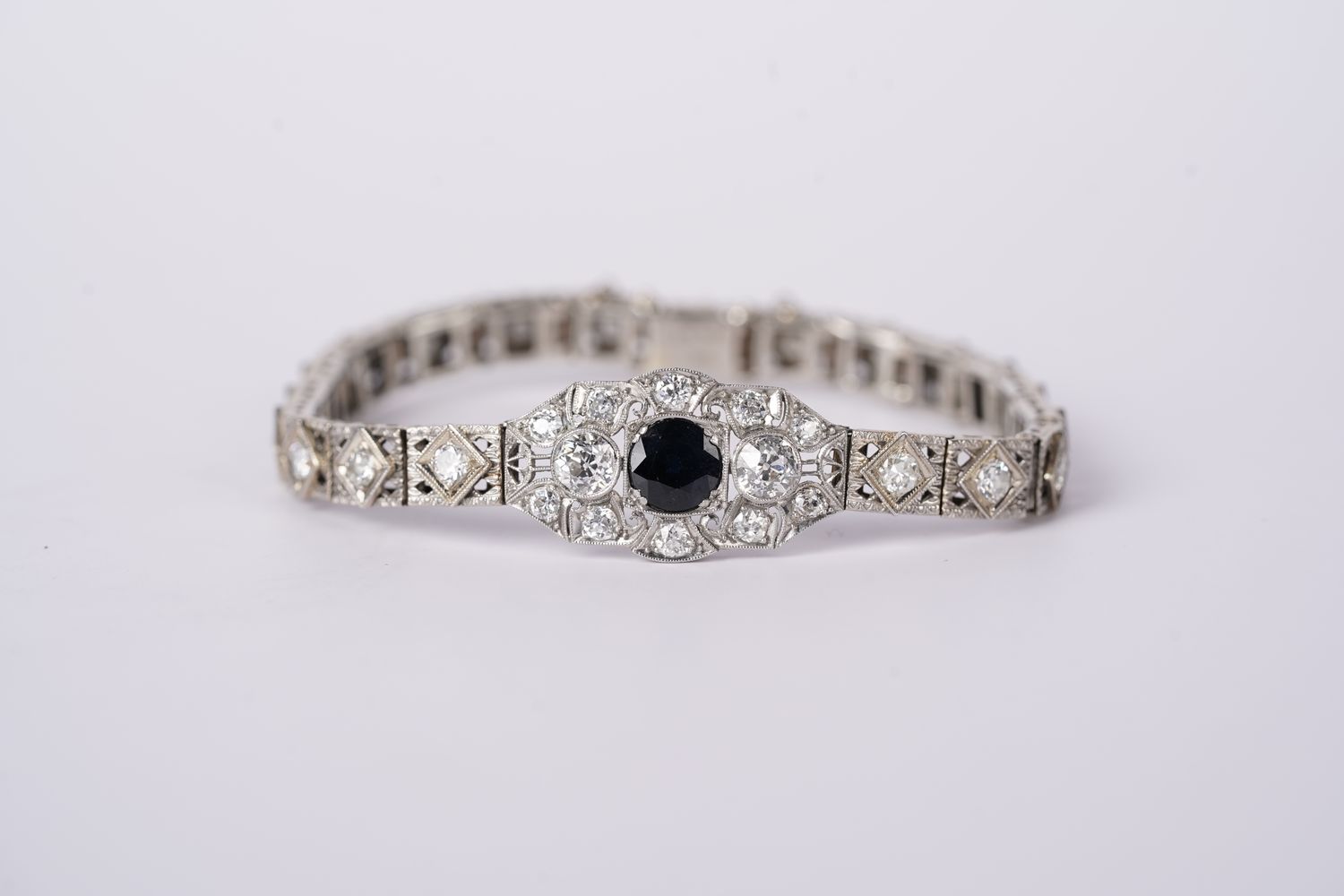ANTT-14KW-16.77g 5.30ctw Sapphire &amp; Diamond Antique Bracelet 7&quot;