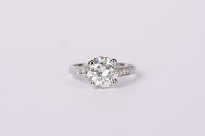 VTNTT- Platinum 3.86g 2.40ctw (2.16ctr) J/SI1 European Cut Diamond Solitaire Engagement Ring (size 7.25)