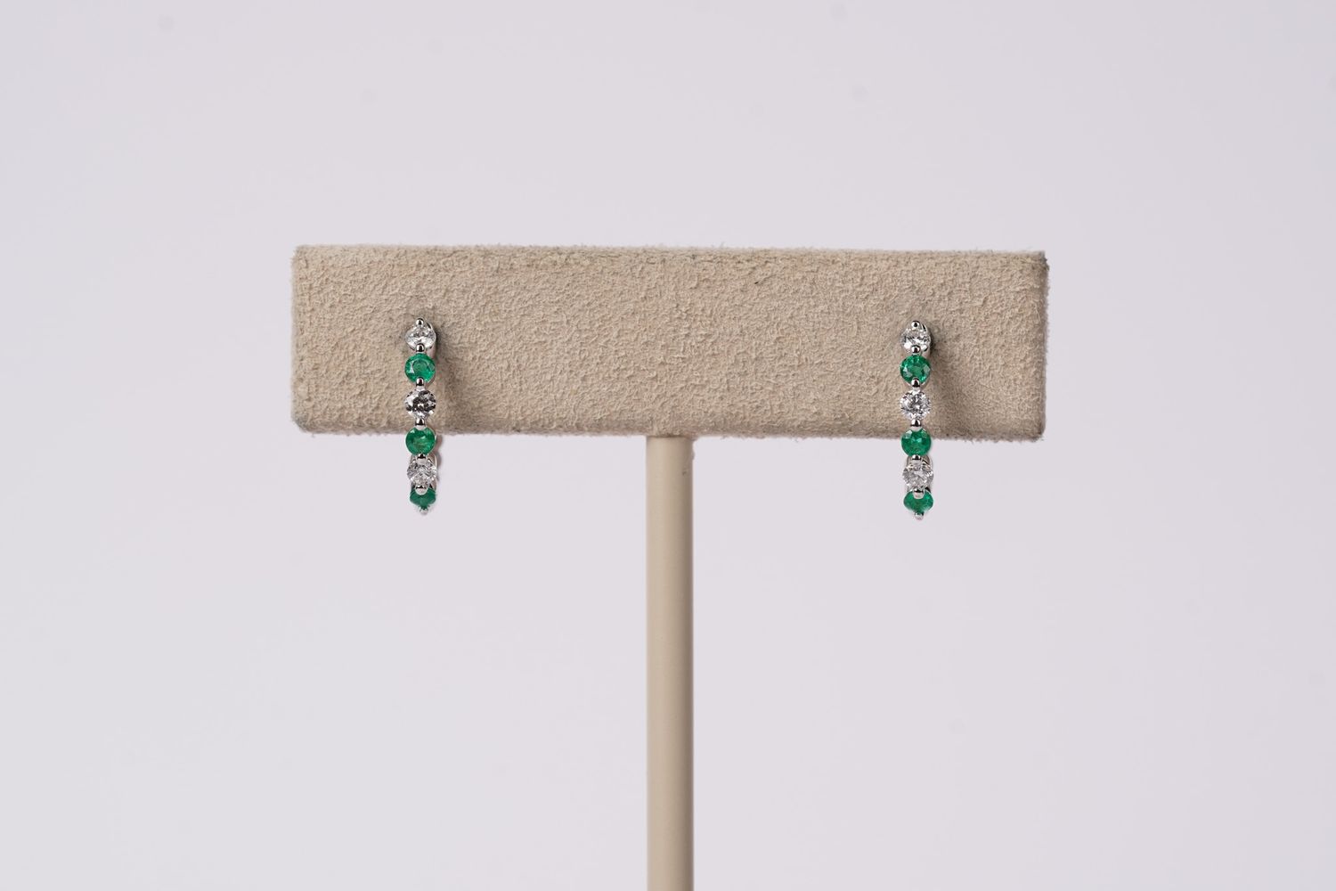 NTA- 14KW 1.1g .18ctw Emerald &amp; Diamond Huggie Hoop Earrings