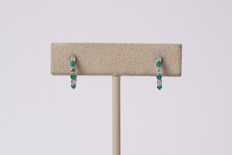 NTA- 14KW 1.1g .18ctw Emerald &amp; Diamond Huggie Hoop Earrings