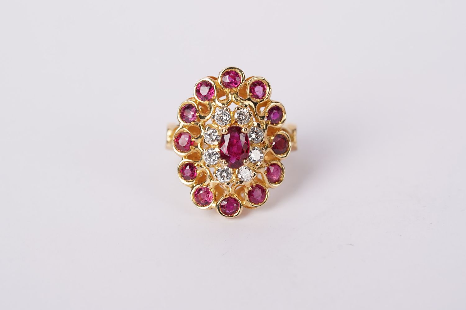 VVTT-18KY 6.78g 2.25ctw Ruby &amp; Diamond Estate Ring (size 6.5)